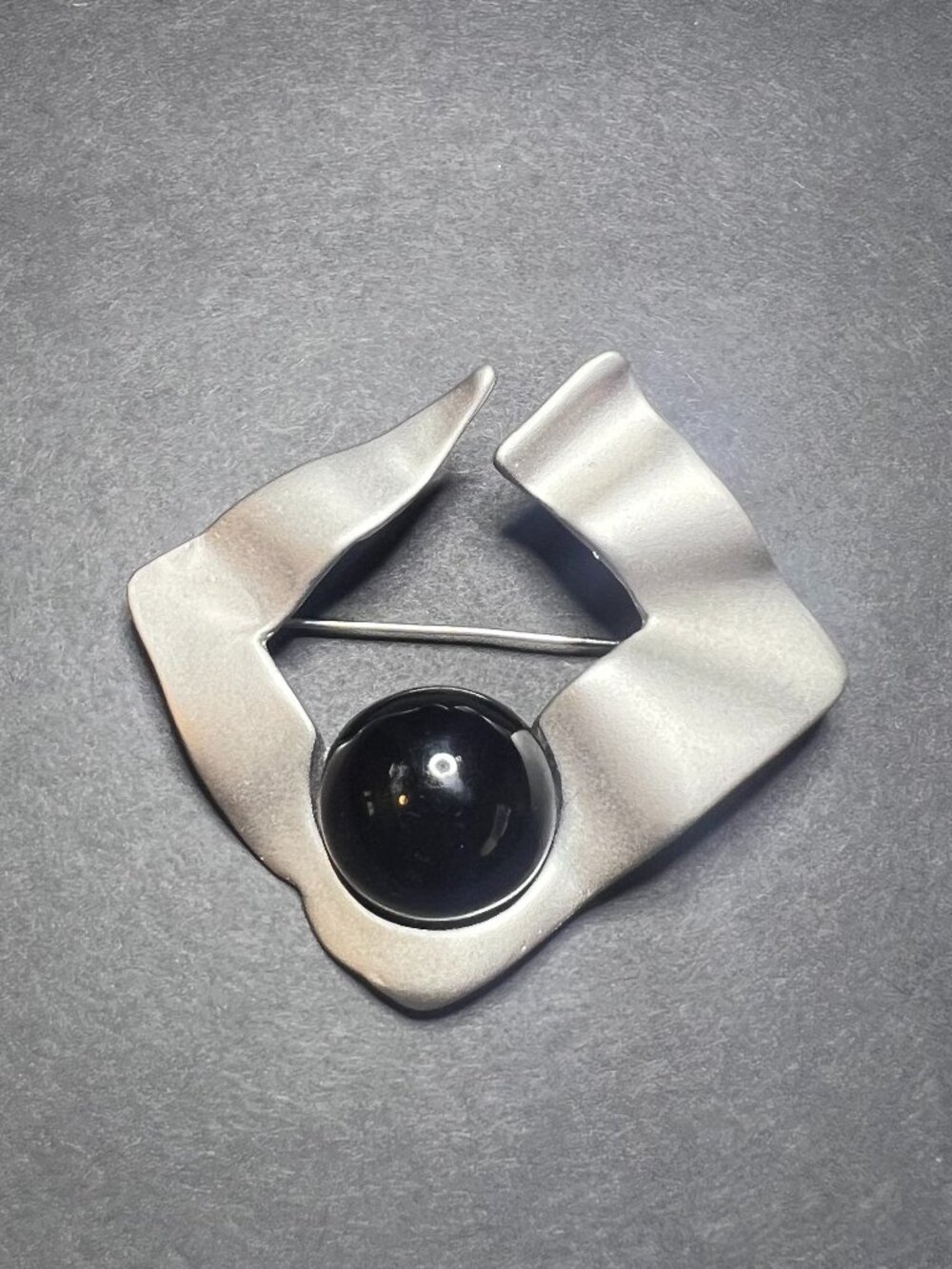 VTG 1980s Abstract Modernist Silver Tone Black Onyx Cabachon Brutalist Brooch